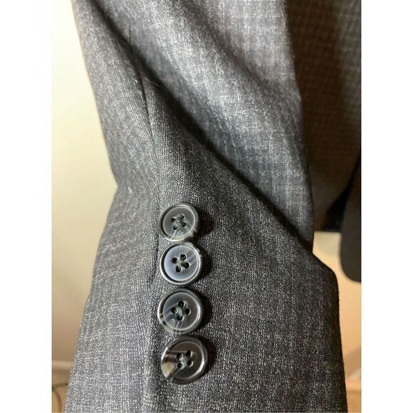 42 Reg 100% wool blazer in subtle check pattern. EUC. Measurements included. - Picture 5 of 7